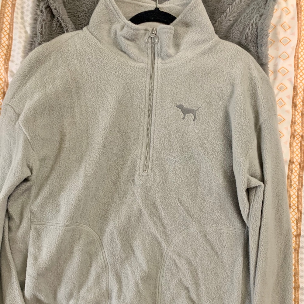 PINK VICTORIA’S SECRET LIGHT GRAY FLEECE PULLOVER